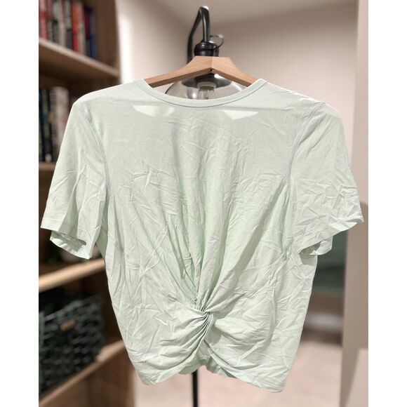 Lululemon Crescent T-Shirt - Picture 1 of 6